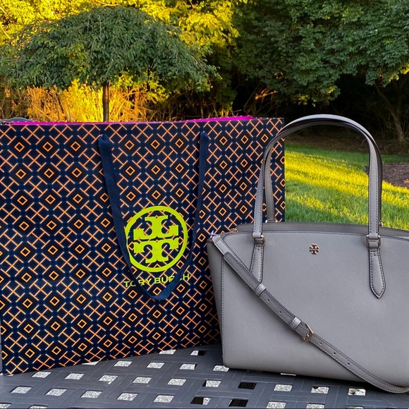 HOST PICK 💕// NWT Tory Burch Emerson Top Zip Tote - Picture 5 of 5